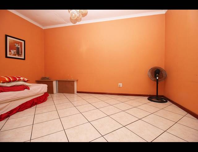 6 BEDROOM FREESTANDING FOR SALE IN TUSCANY GLEN